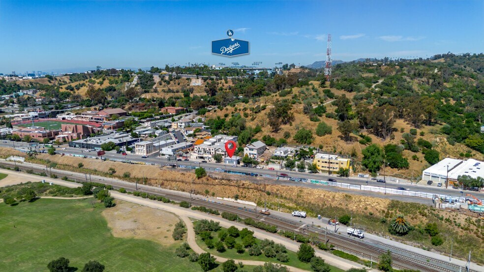 More Photos Of 1323-1325 Broadway, Los Angeles Office For Sale