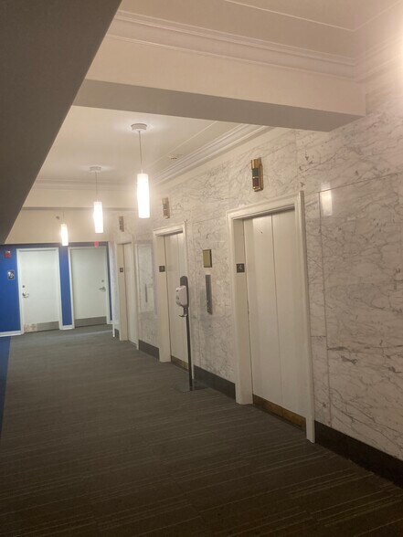 More Photos Of 16-24 N Meridian St, Indianapolis Office For Lease
