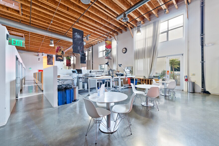 More Photos Of 2256 Barry Ave, Los Angeles Office For Lease