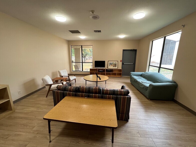 More Photos Of 2709 Custer Rd, Plano Religious Facility For Lease