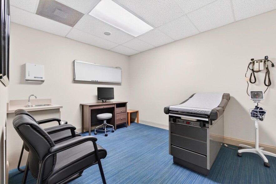 More Photos Of 500 Vonderburg Dr, Brandon Medical For Sale