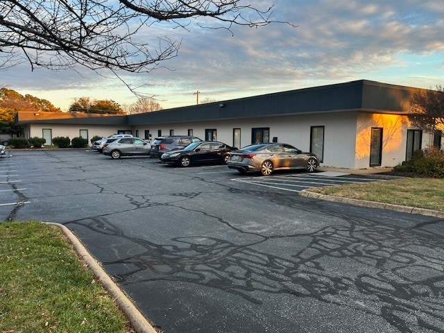 More Photos Of 1411 Plaza West Rd, Winston-Salem Medical For Lease