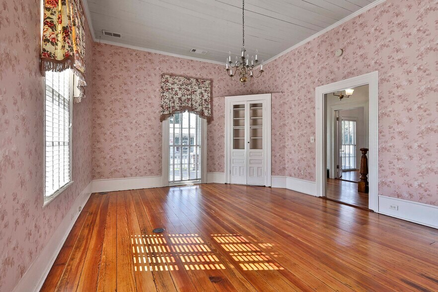 More Photos Of 8 Savannah St, Newnan Office For Lease