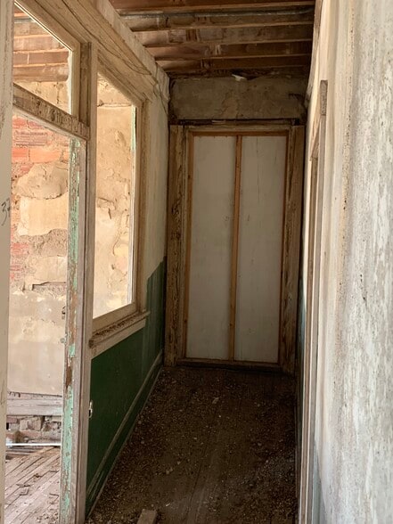 More Photos Of 202 E Main St, Henderson Loft Creative Space For Sale