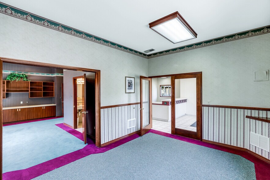 More Photos Of 9629 N Colfax Rd, Spokane Office For Sale