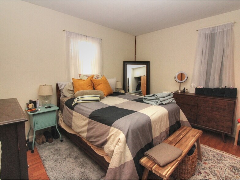 More Photos Of 5224 Shelburne Rd, Shelburne Apartments For Lease