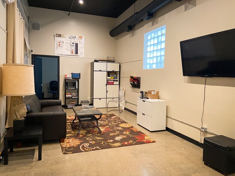 More Photos Of 2401 Main St, Evanston Warehouse For Sale