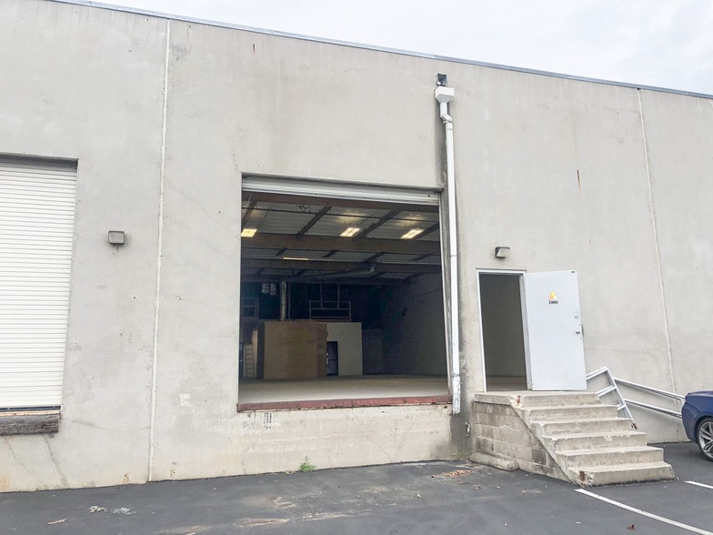 More Photos Of 1115 Mark Ave, Carpinteria Warehouse For Lease