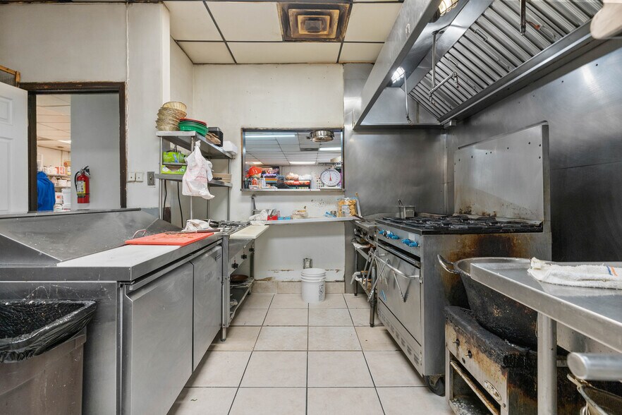 More Photos Of 7575 Broadway St, Denver Restaurant For Sale