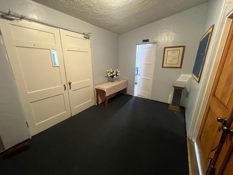 More Photos Of 1941-45 Carmona Ave, Los Angeles Specialty For Sale