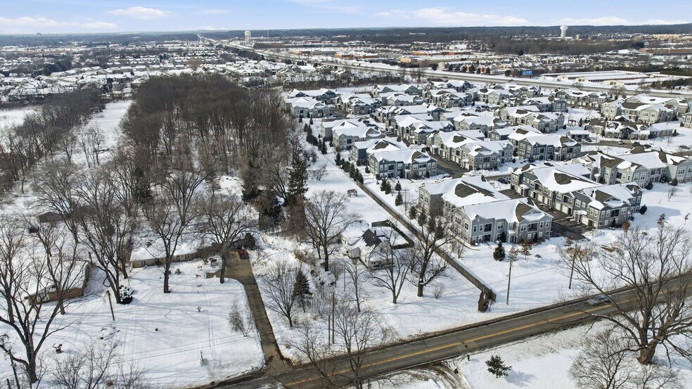 More Photos Of 6005 N Fir Rd, Granger Office For Sale