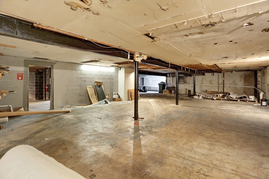 More Photos Of 1915 Lenox St, Harrisburg Freestanding For Sale