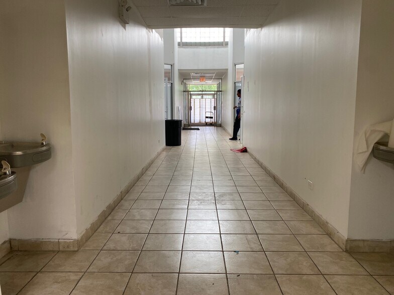 More Photos Of 5140 S Ashland Ave, Chicago Office For Sale