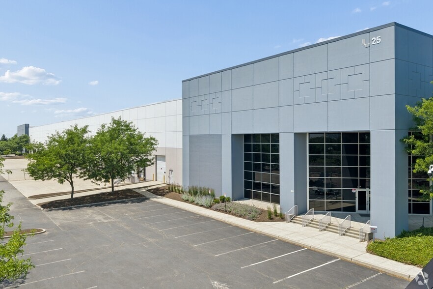 More Photos Of 25 Colony Rd, Jersey City Warehouse For Lease