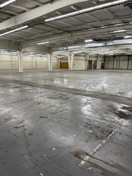 More Photos Of 606 Pine Tree Rd, Oxford Warehouse For Lease