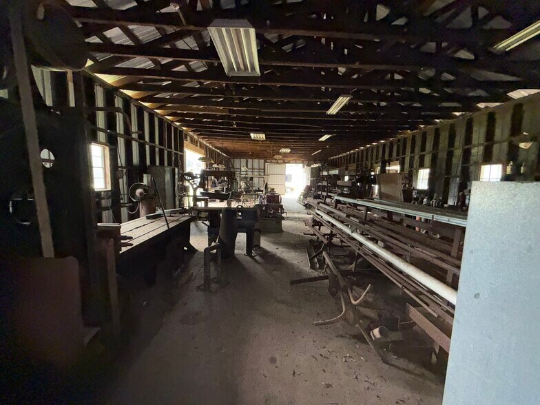 More Photos Of 245 E Washington St, Abbeville Industrial For Sale