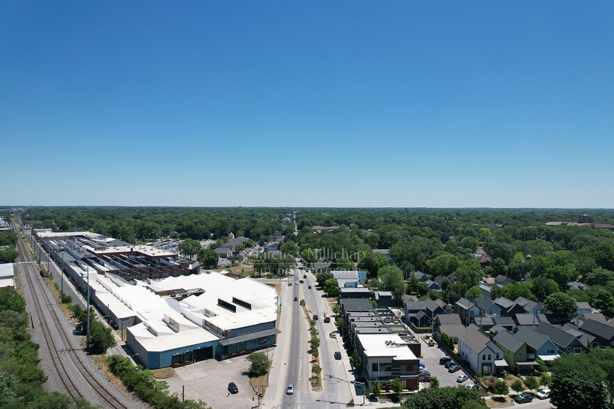 More Photos Of 985 Dorman St, Indianapolis Storefront Retail Office For Lease
