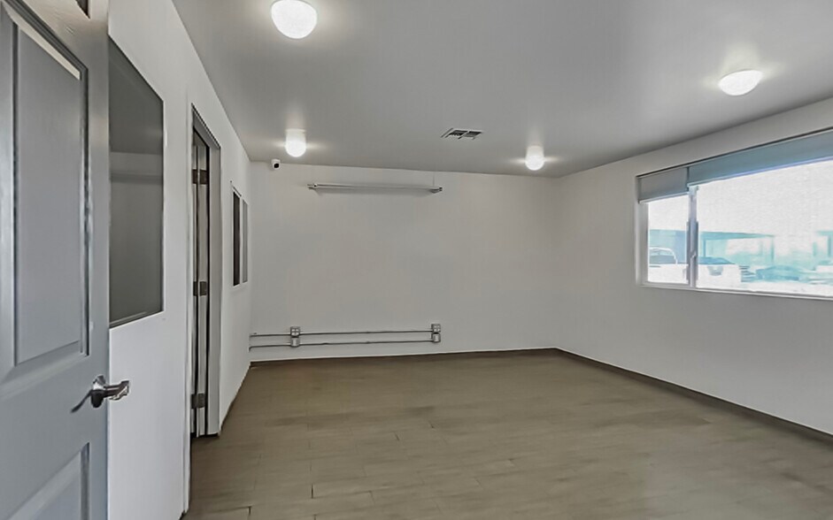 More Photos Of 3414 N 27th Ave, Phoenix Service For Sale