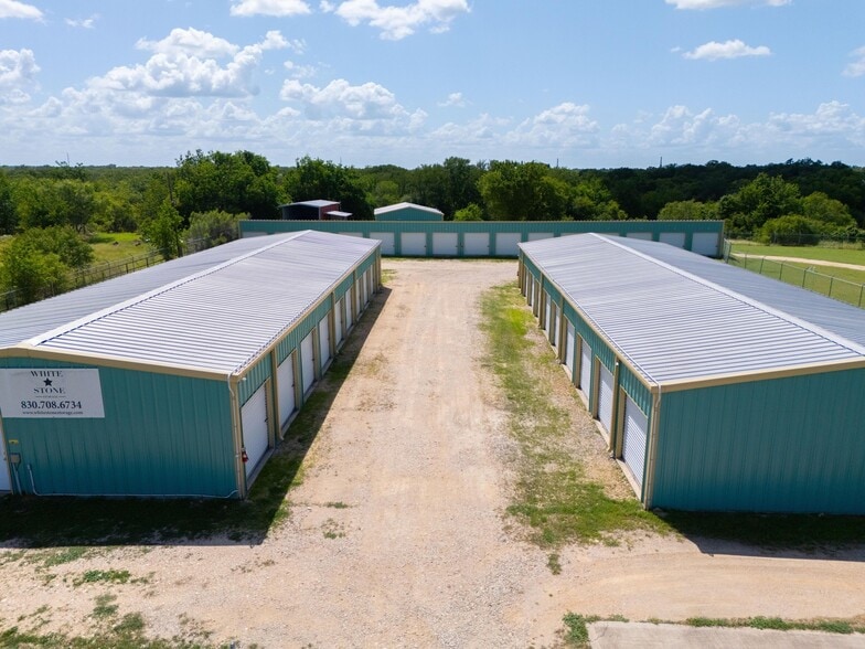 More Photos Of 1940 Magnolia Ave, Luling Self Storage For Sale