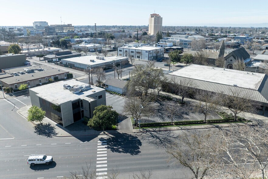 More Photos Of 700 Needham St, Modesto Light Distribution For Lease