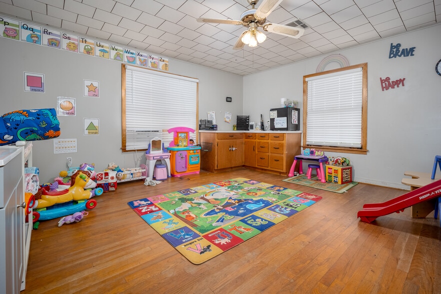 More Photos Of 605 Main st, Velma Religious Facility For Sale