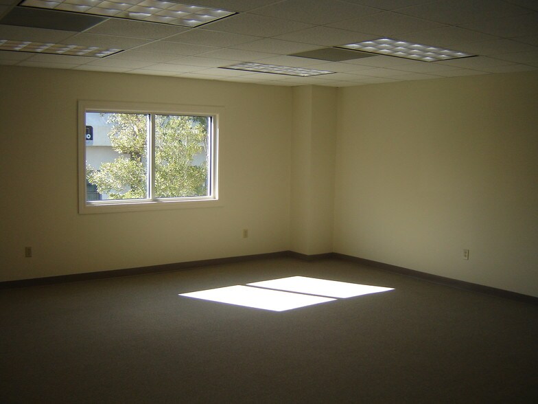 More Photos Of 1754-1762 Thomasville Rd, Tallahassee Office For Sale