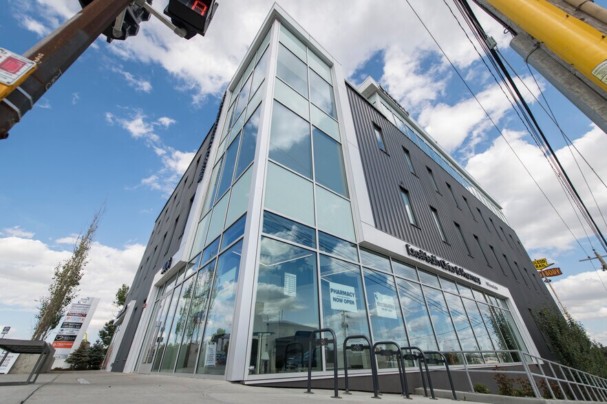 More Photos Of 3916 Macleod Trl SE, Calgary Medical For Lease