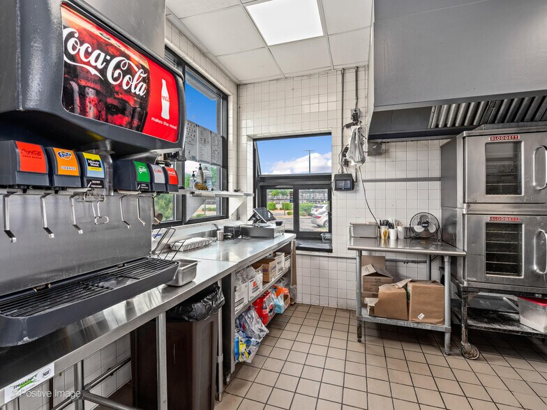 More Photos Of 720 E Rand Rd, Mount Prospect Fast Food For Sale