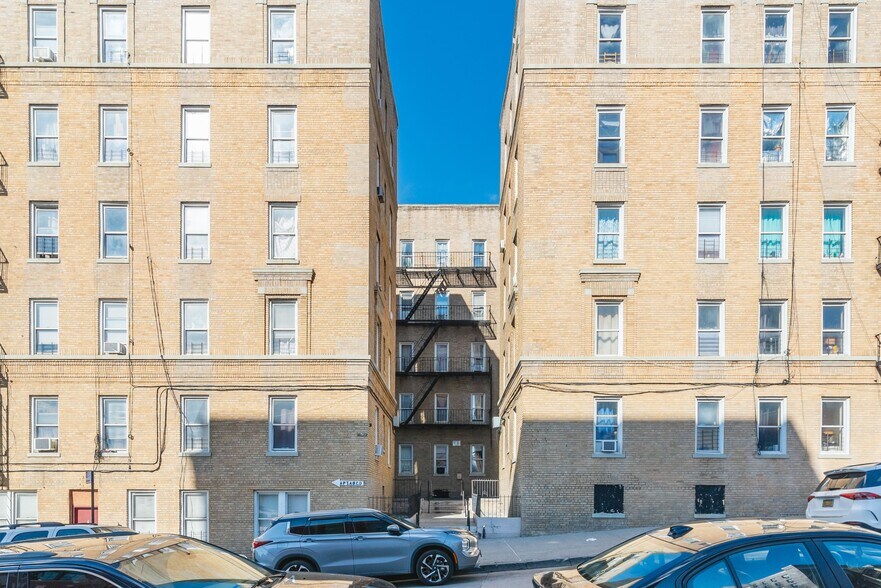 More Photos Of 679 Magenta St, Bronx Apartments For Sale