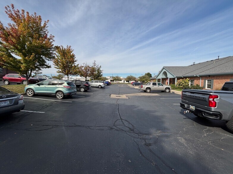 More Photos Of 115 S Tippecanoe Dr, Tipp City Office For Lease