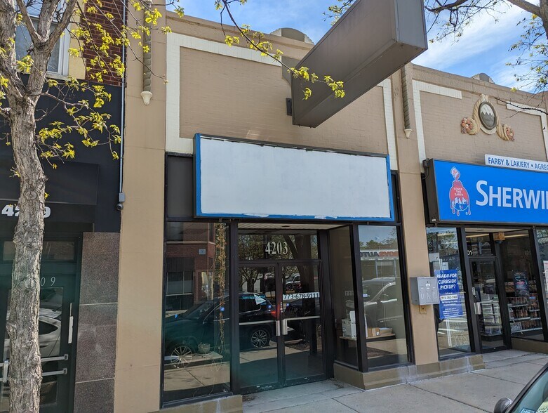 More Photos Of 4201-4203 N Milwaukee Ave, Chicago Storefront Retail Office For Lease