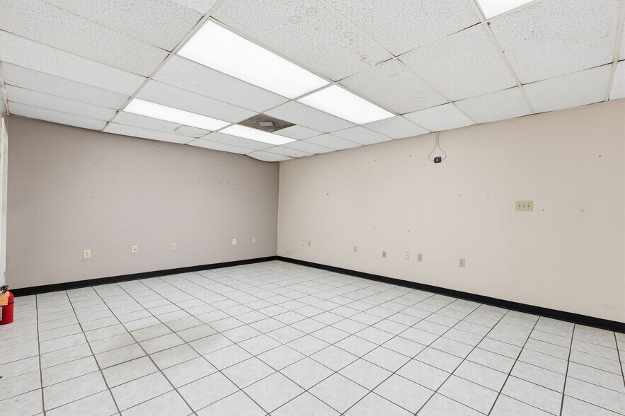 More Photos Of 516 FM 3083 Rd, Conroe Industrial For Lease