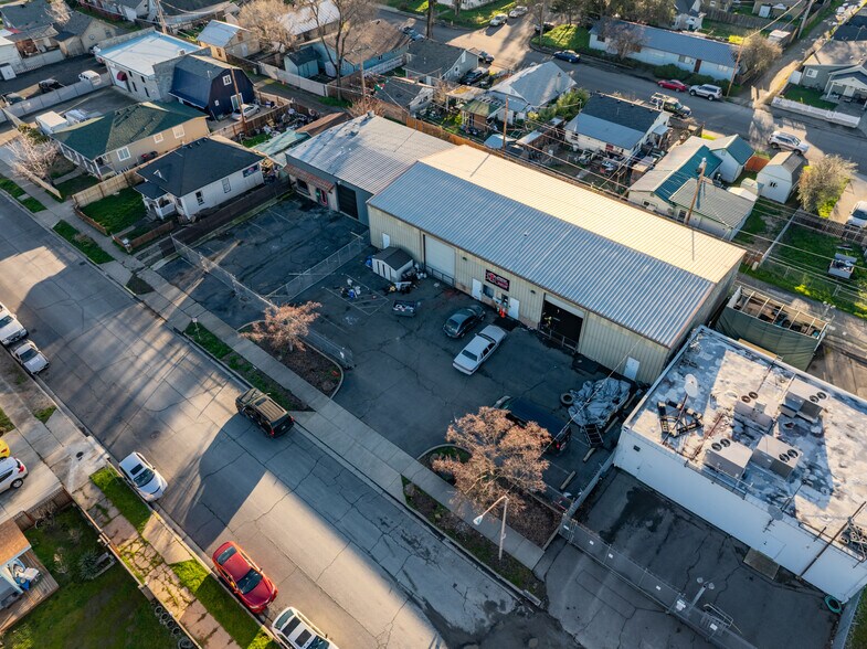 More Photos Of 729 Welch St, Medford Warehouse For Sale