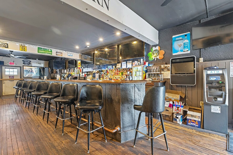 More Photos Of 327 Broadway, Albany Bar For Sale