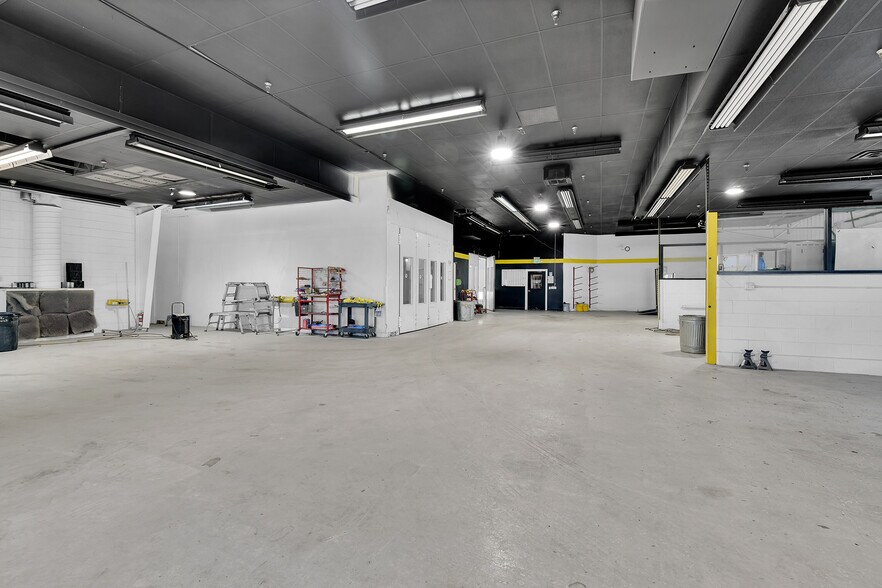 More Photos Of 4560 S Federal Blvd, Englewood Auto Repair For Sale