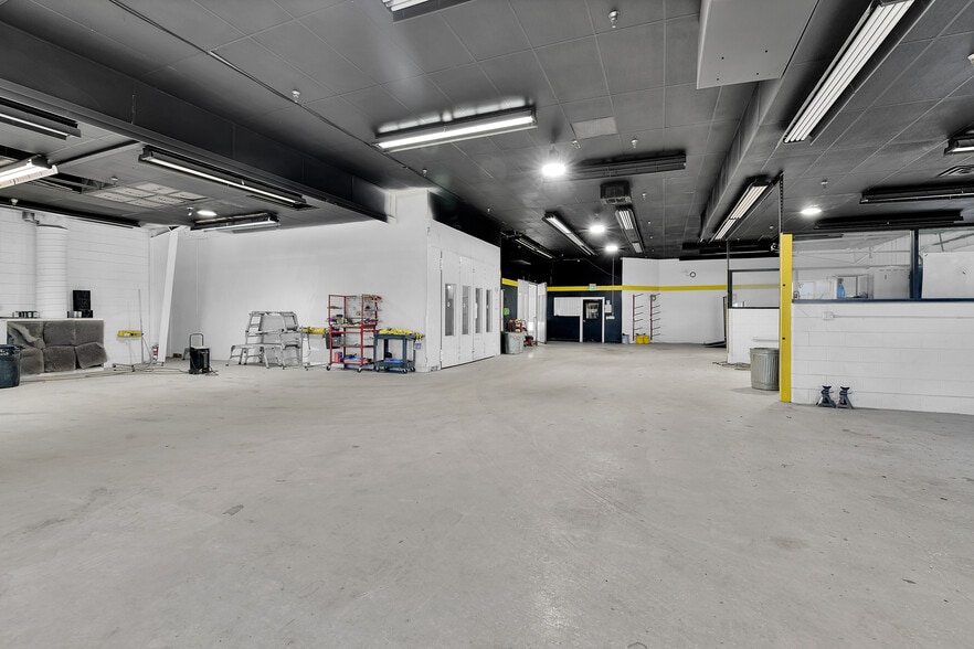 More Photos Of 4560 S Federal Blvd, Englewood Auto Repair For Sale