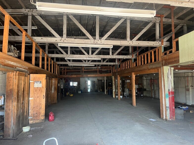 More Photos Of 19 N Benton St, Kennewick Freestanding For Sale