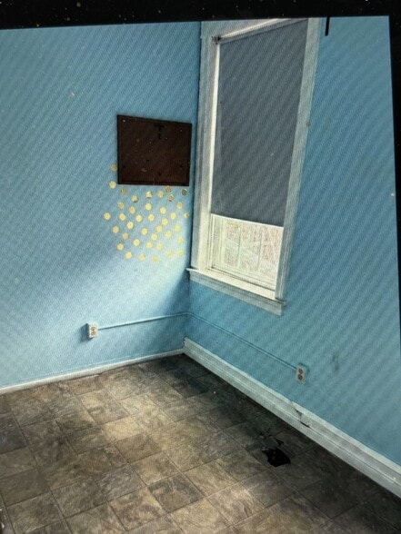 More Photos Of 521 W Girard Ave, Philadelphia Storefront Retail Office For Lease
