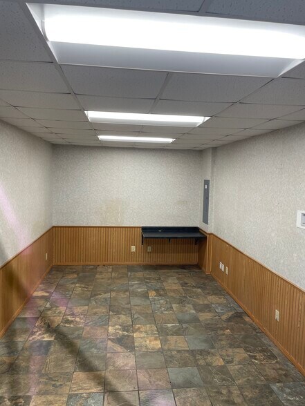 More Photos Of 6934 11th Ave SW, Rochester Warehouse For Lease