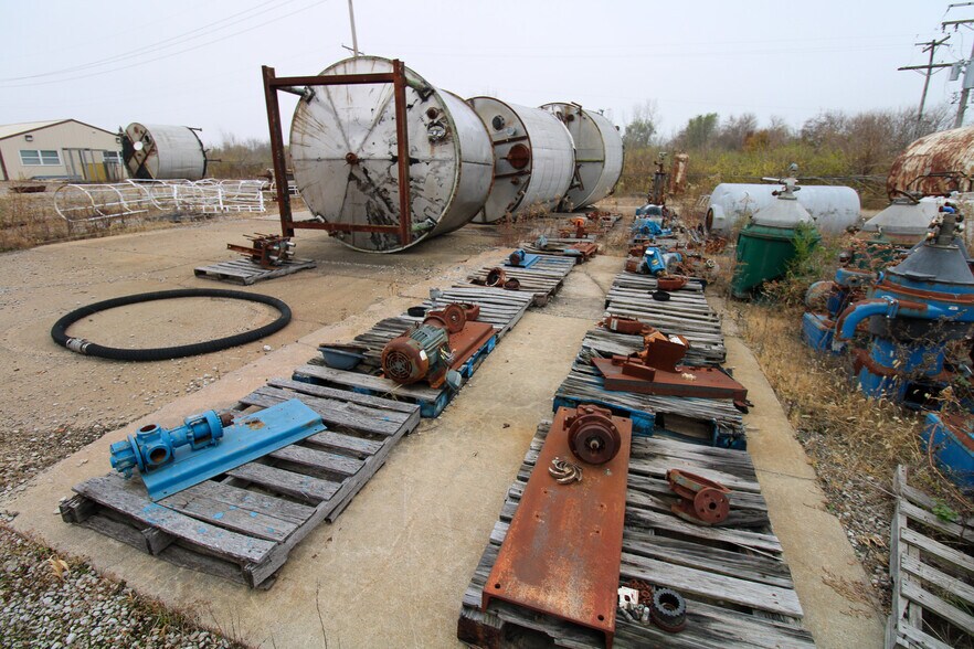 More Photos Of 7350 IL-111, South Roxana Specialty For Sale