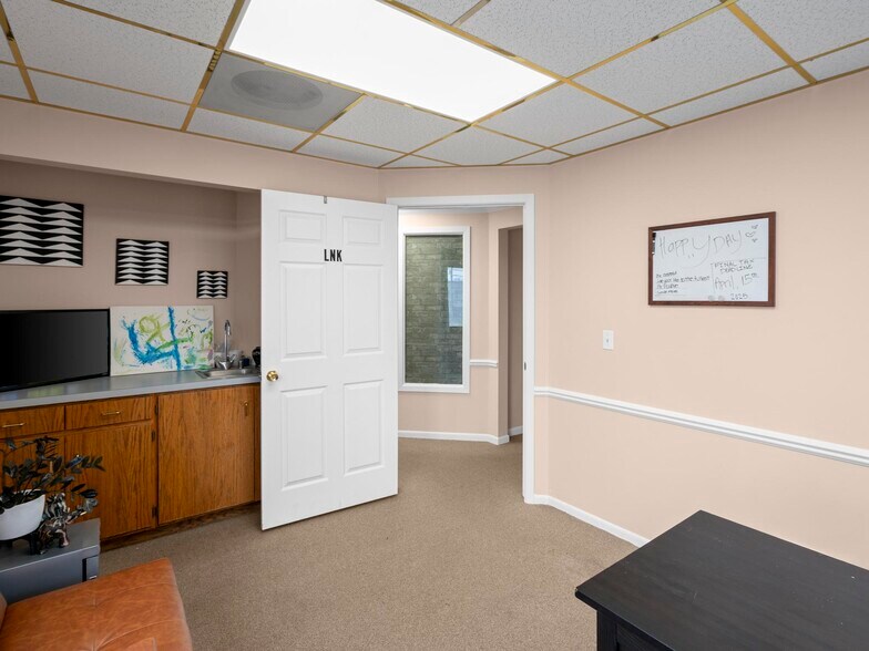 More Photos Of 4541 S 700 E, Salt Lake City Office For Sale