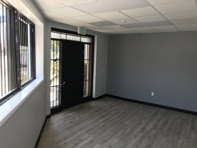 More Photos Of 2525 Kansas Ave, Riverside Manufacturing For Sale