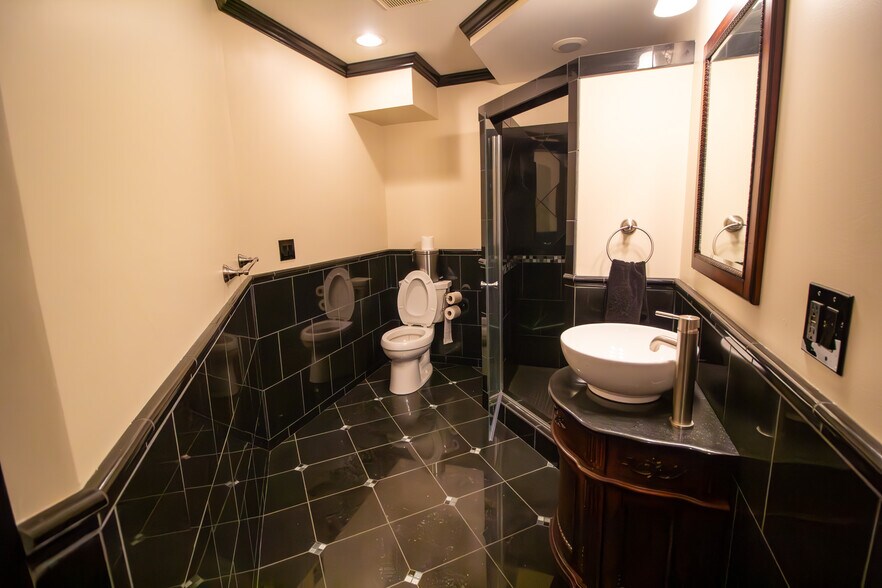 More Photos Of 174 Glen St, Glens Falls Office For Sale