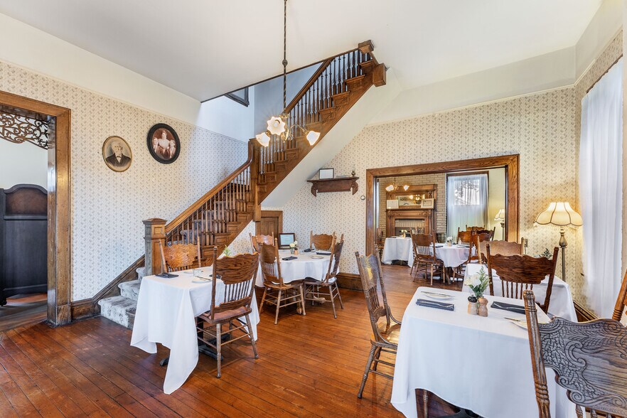 More Photos Of 189 S Vernal Ave, Vernal General Retail For Sale