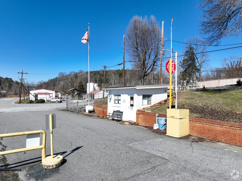 More Photos Of 315 Elizabeth St NW, Lenoir Manufacturing For Lease