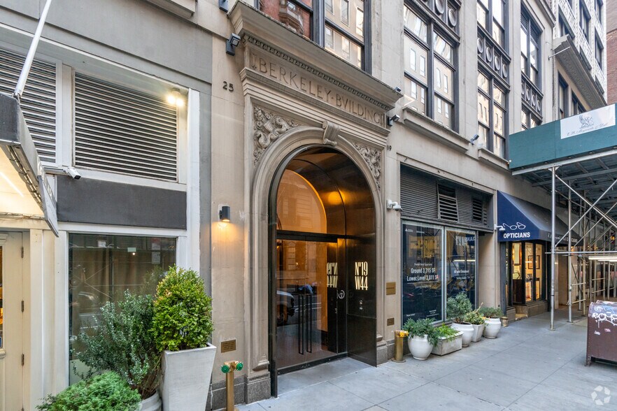 More Photos Of 19 W 44th St, New York Office For Lease