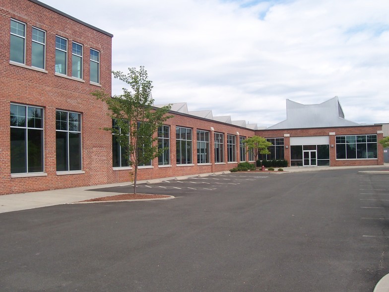 More Photos Of 88-112 Hamilton Ave, Stamford Warehouse For Lease