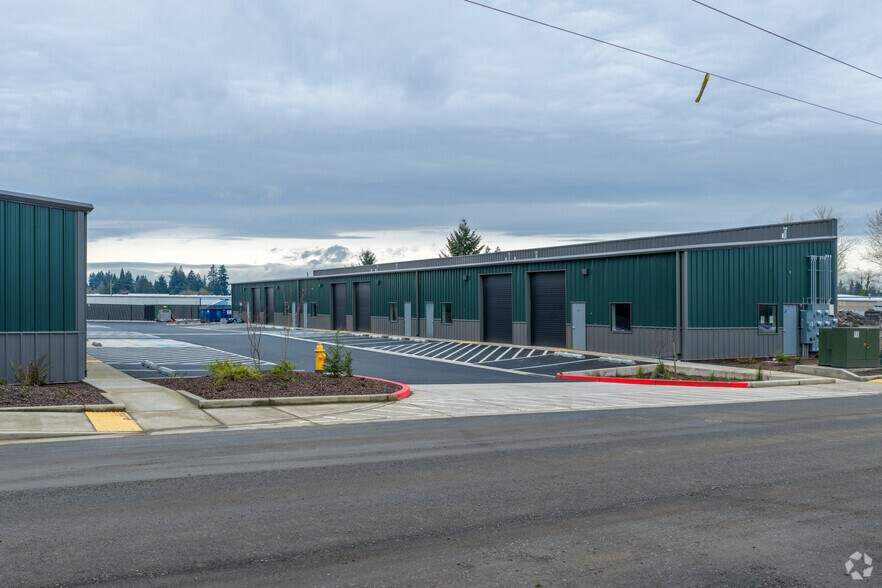 More Photos Of 7110-7114 NE 43rd Ave, Vancouver Warehouse For Sale