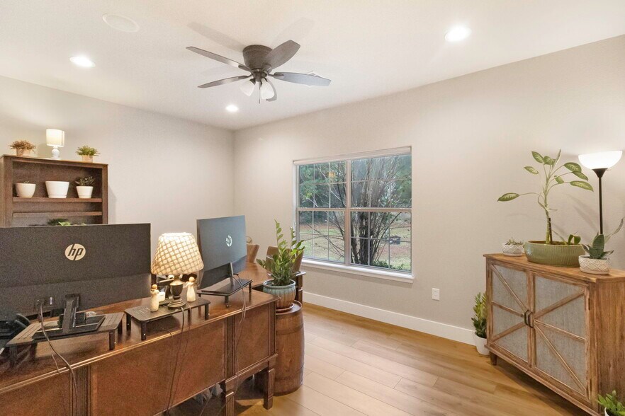 More Photos Of 7899 US Highway 190 W, Livingston Office Residential For Sale