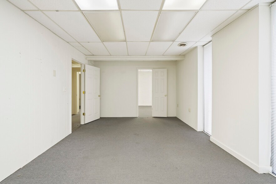 More Photos Of 104 N Dilling St, Kings Mountain Medical For Lease